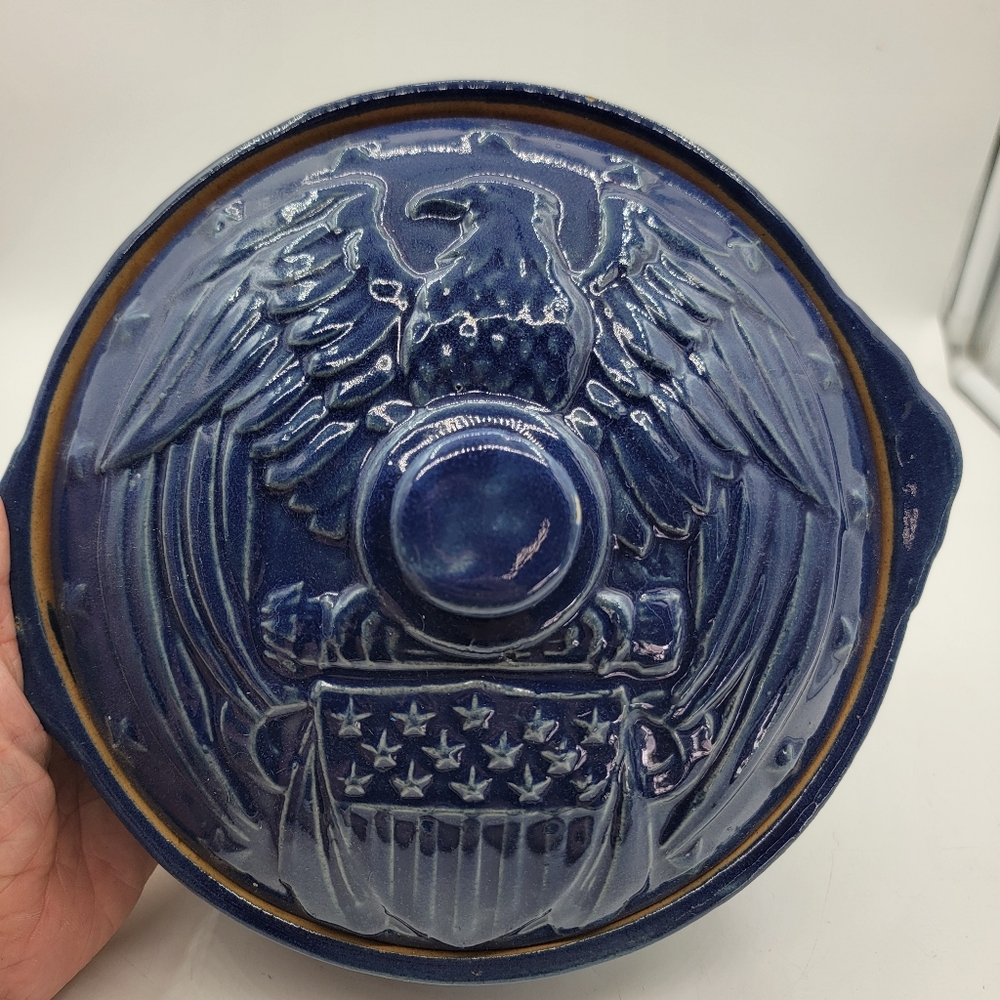 Vintage McCoy Pottery American Eagle Casserole BLUE 1940's KRUGS BAKING COMPANY